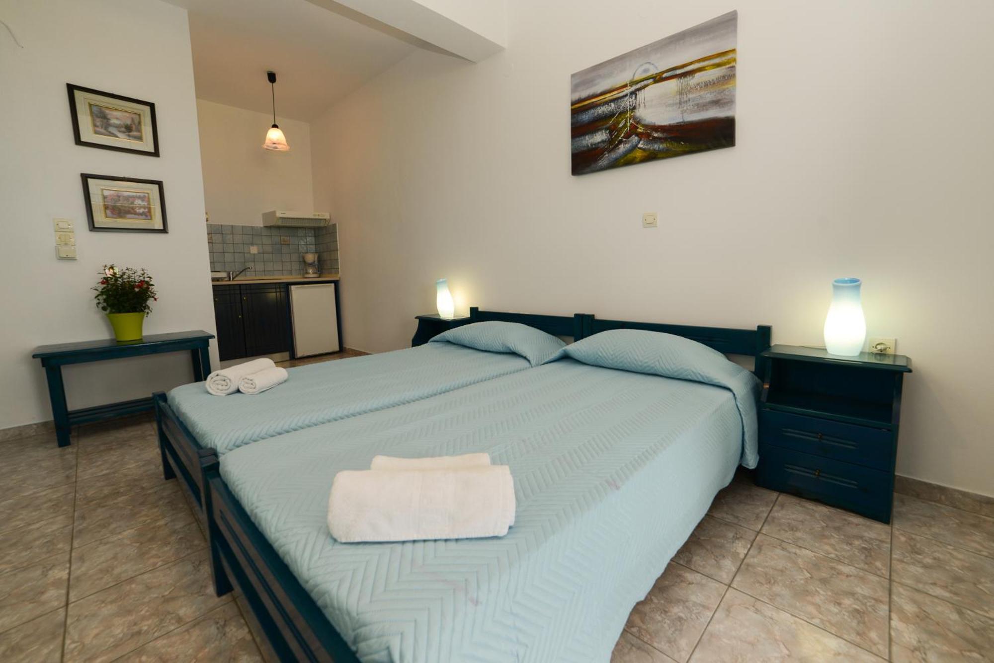 Hotel Dina - Ξενοδοχείο Ντινα Plati  Ruang foto